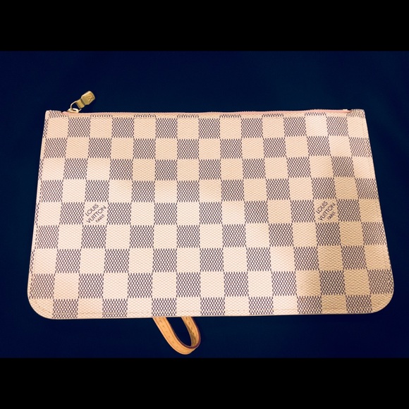 🛑SOLD🛑Auth Louis Vuitton Pouchette - Picture 2 of 4